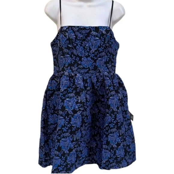 LULUS Adorable Nights Black and Blue Floral Jacquard Mini Skater Dress M NWT - Picture 4 of 10